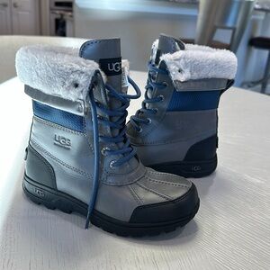 Boys UGG All weather boots 🥾